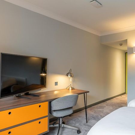 Village Hotel คาร์ดิฟฟ์ ภายนอก รูปภาพ